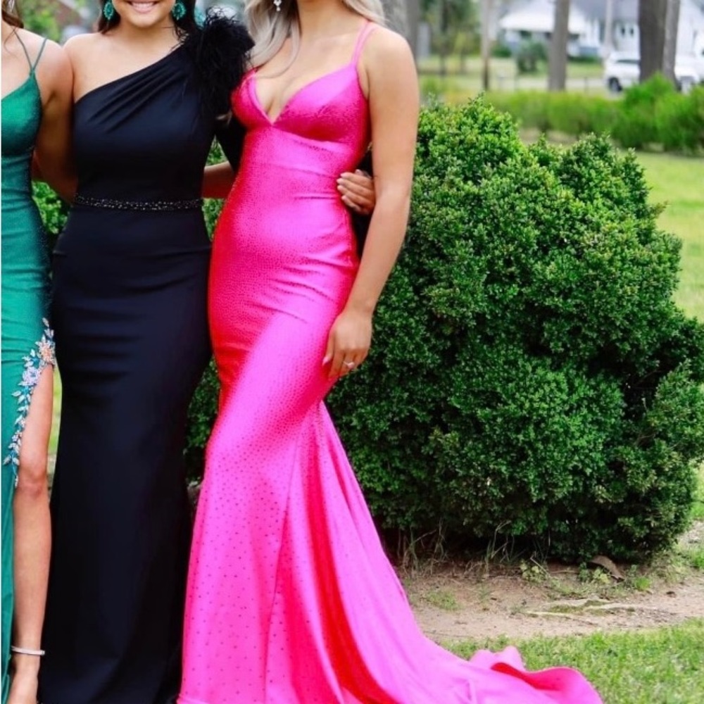 2022 Sherri Hill Hot Pink Gown jeweled gown with strappy back. Size 6.